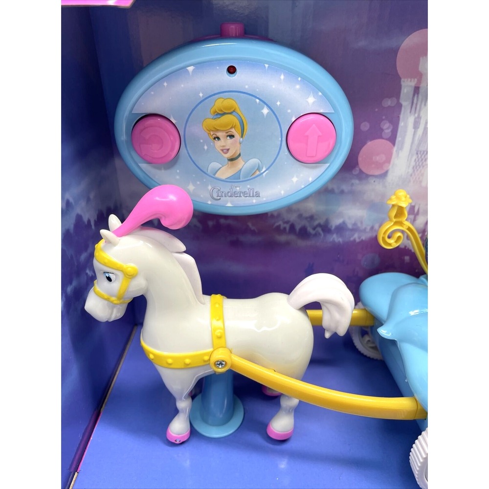 Disney Princess Cinderella Royal Carriage Horse Drawn Radio Controlled NEW - Picture 3 of 5
